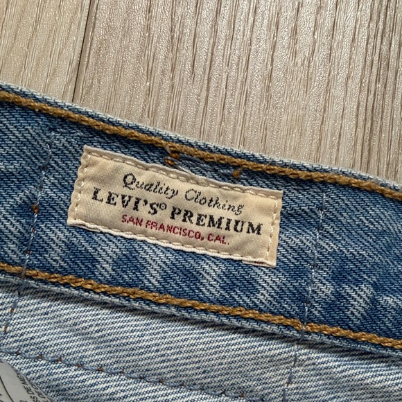 Levi's Light Blue Distressed 501 Original Short  Women’s 24 - Picture 2 of 10